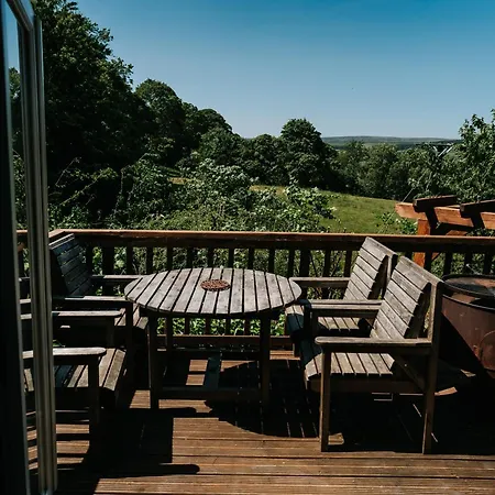 Timber With Hot Tubs * Skipton