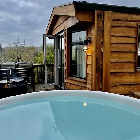 Timber With Hot Tubs Chalet *