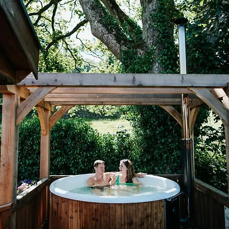 Timber With Hot Tubs * Skipton